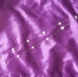 Clover chain necklace